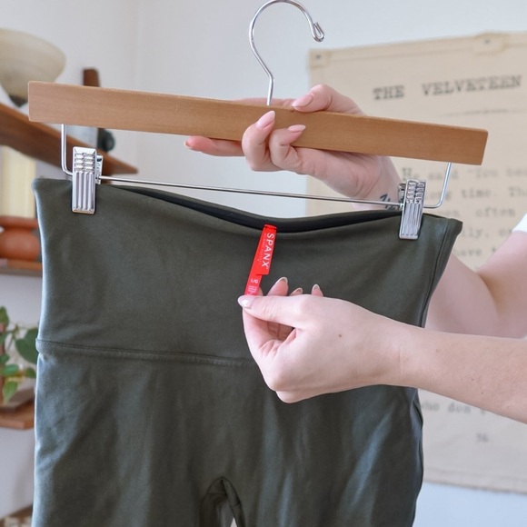 Spanx Rich Olive Faux Leather liquid Leggings | size large - Picture 5 of 5